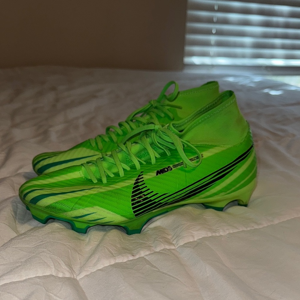 Nike Green Athletic Shoes